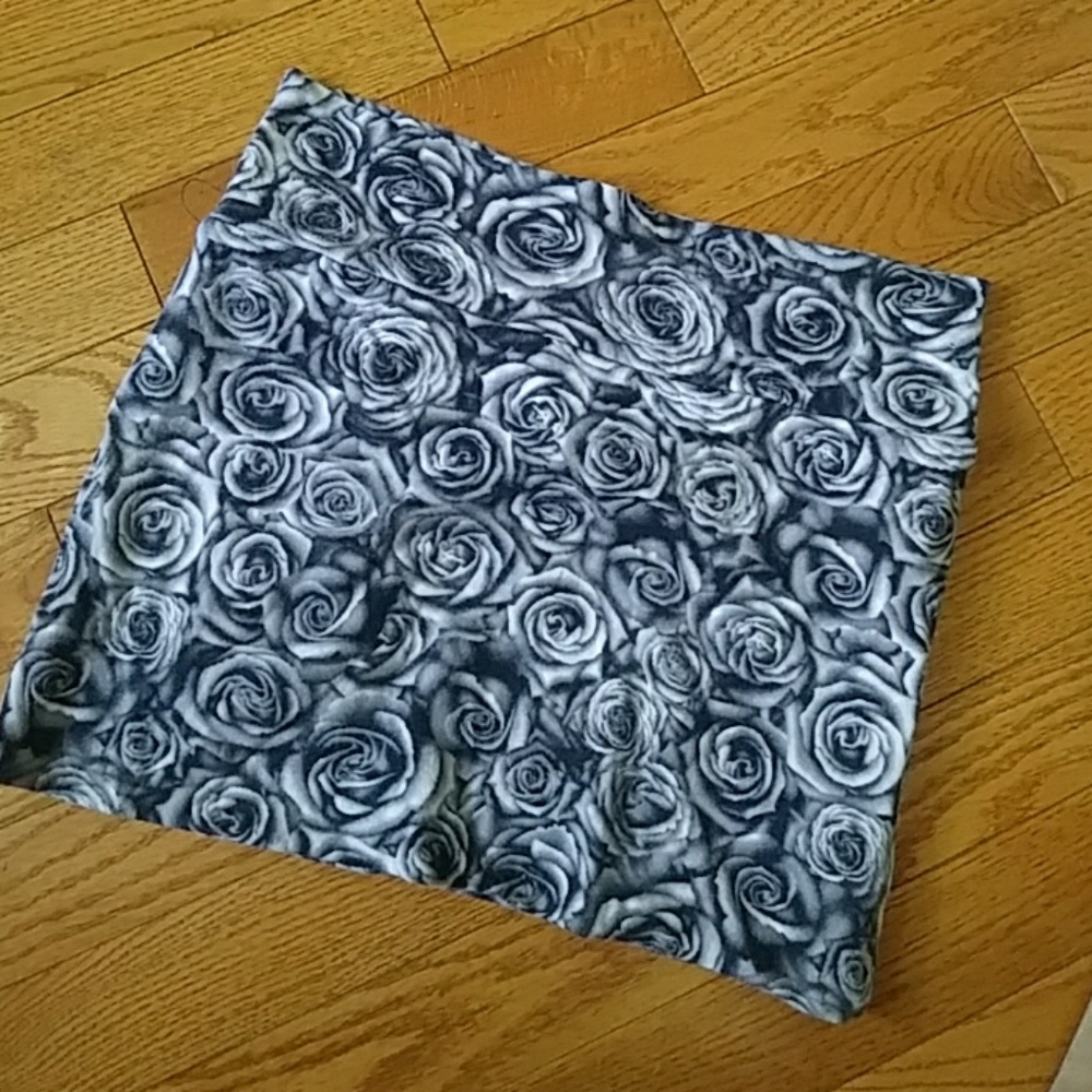 Rose mini pencil skirt